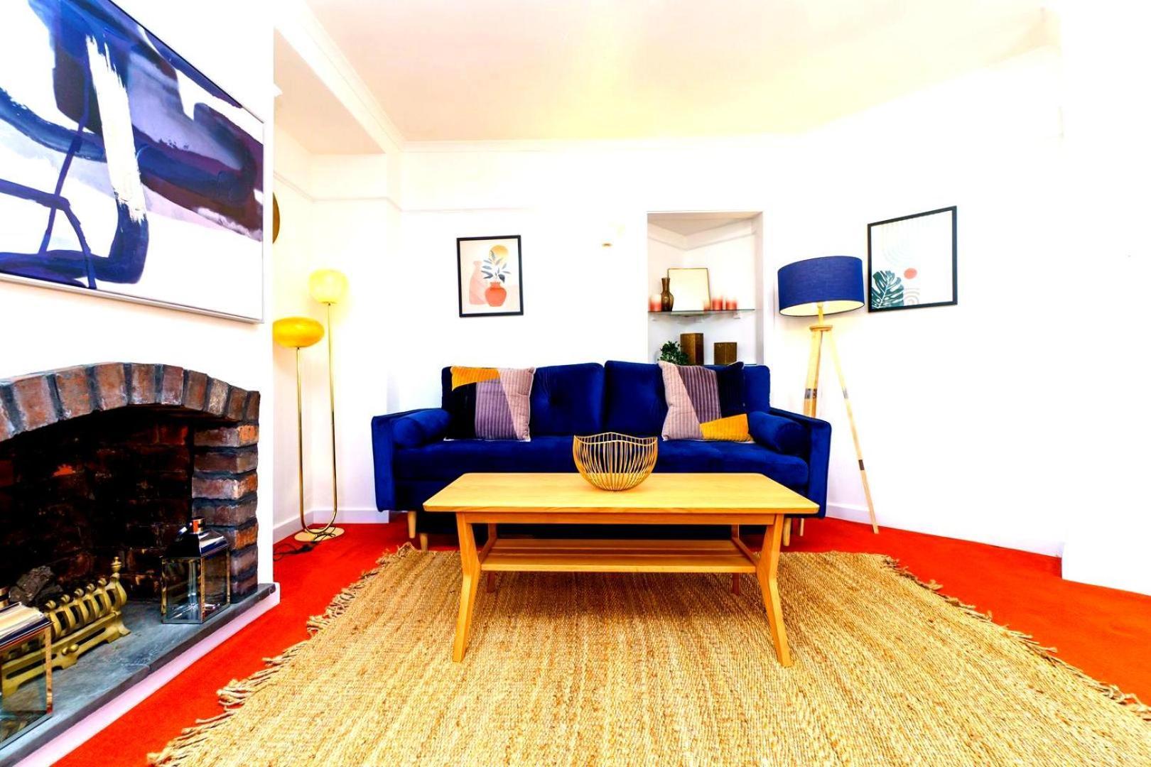 Spacious 4-bed | Wifi | Parking | Workspace Сasa de vacaciones *