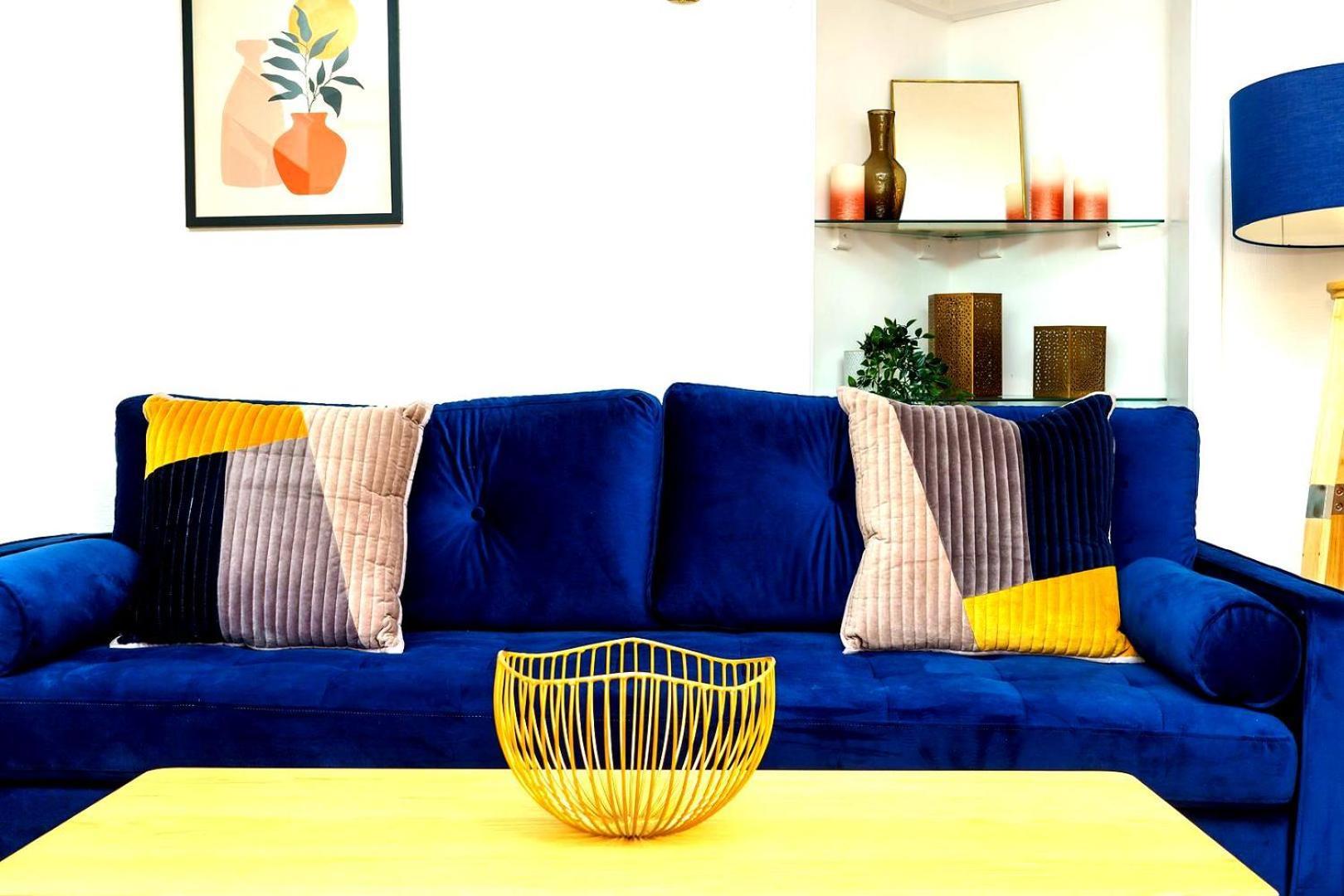 Spacious 4-bed | Wifi | Parking | Workspace Сasa de vacaciones