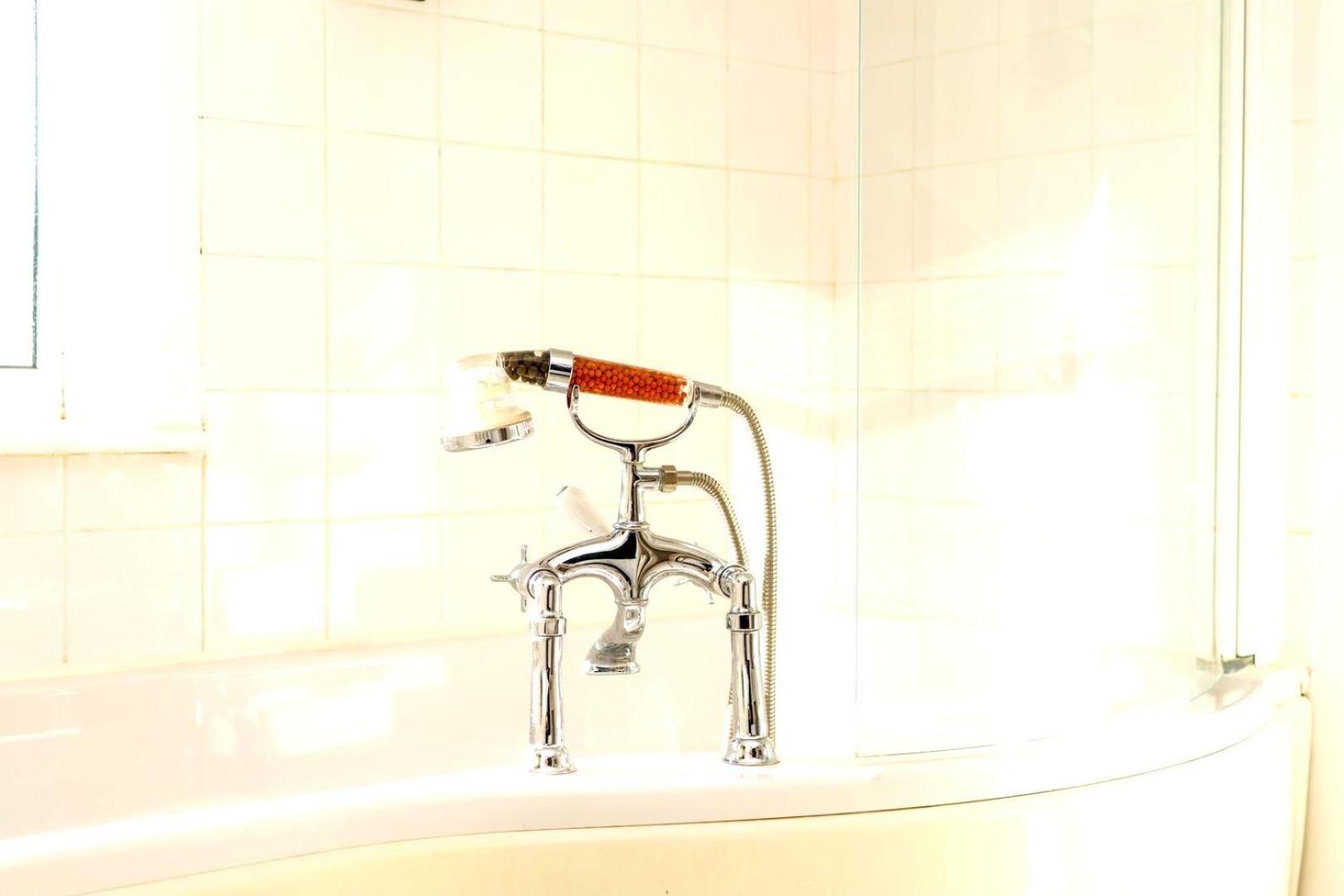 Spacious 4-bed | Wifi | Parking | Workspace Сasa de vacaciones